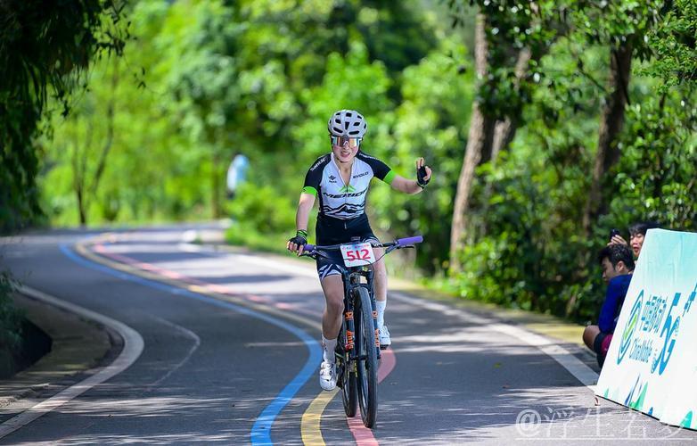 荣县首届山地自行车赛激情开赛